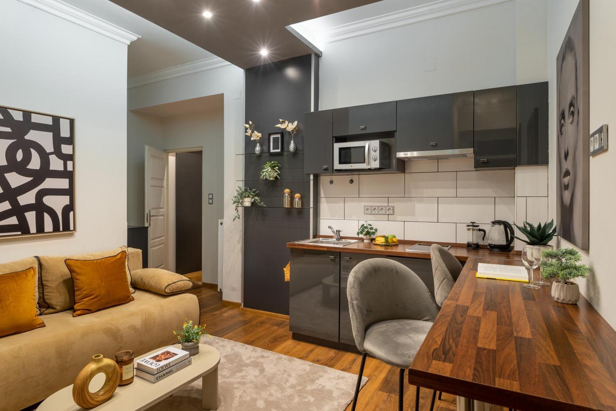 Chic Central 1Br Retreat Near New York Cafe With View Budapest Eksteriør bilde