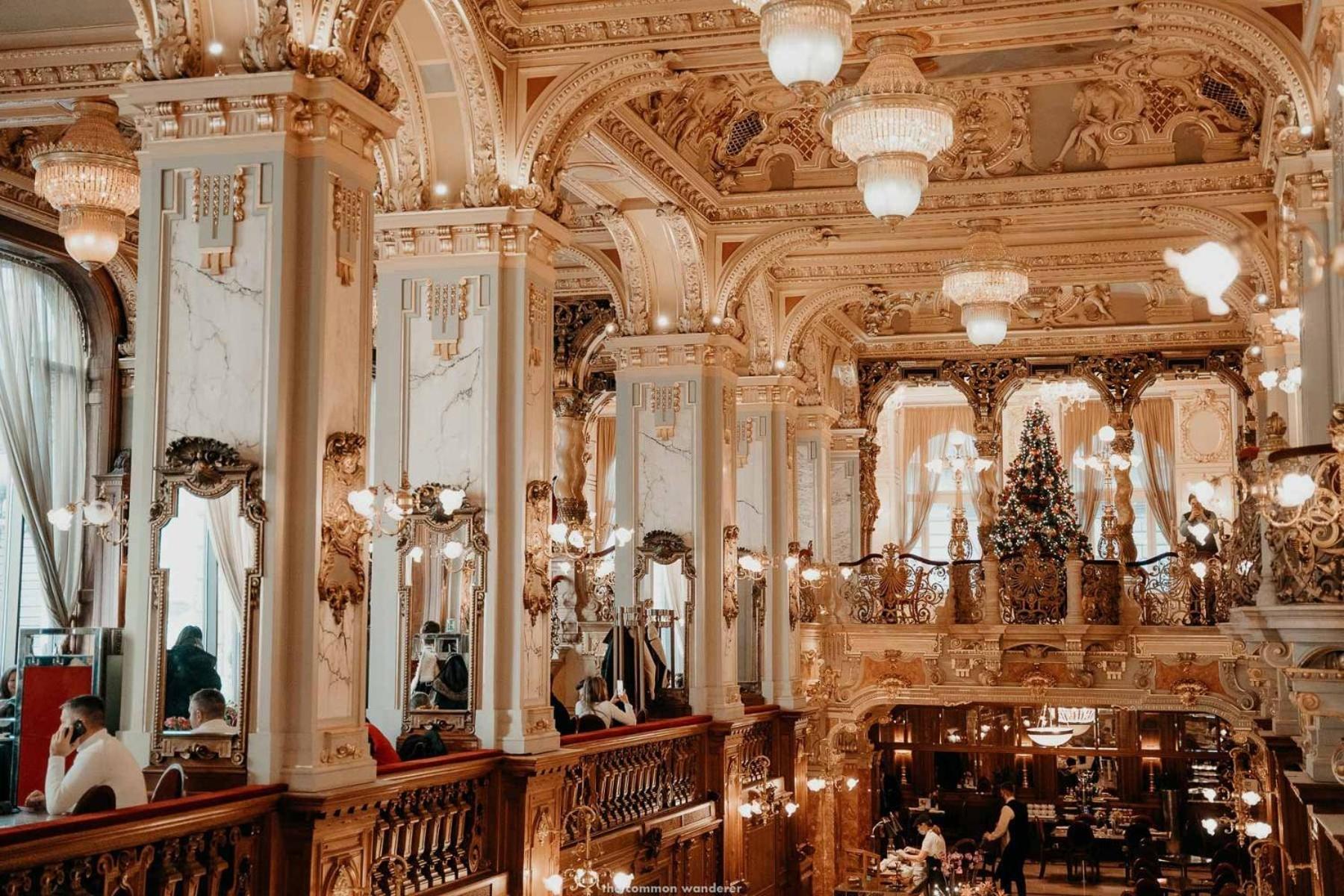 Chic Central 1Br Retreat Near New York Cafe With View Budapest Eksteriør bilde