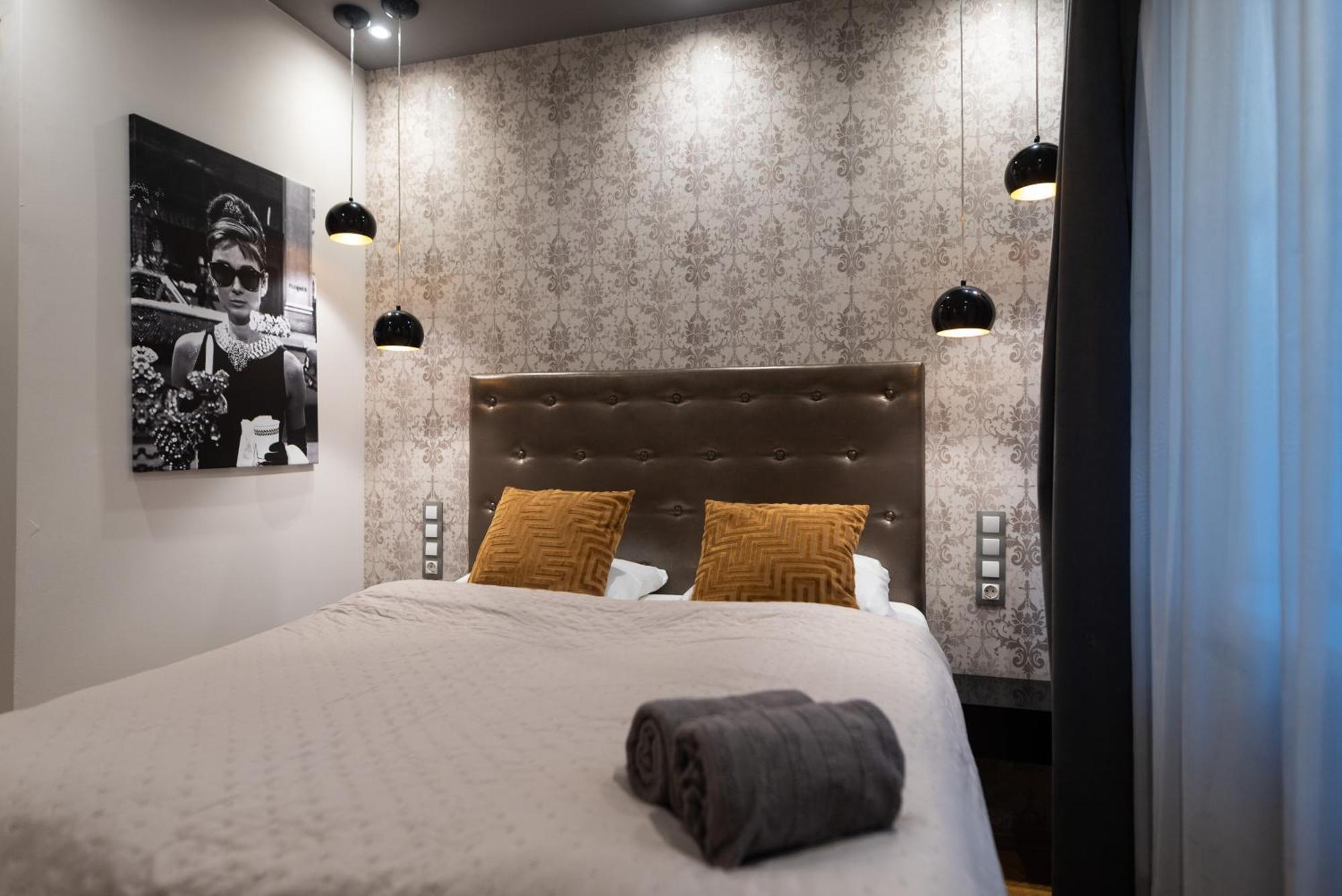 Chic Central 1Br Retreat Near New York Cafe With View Budapest Eksteriør bilde