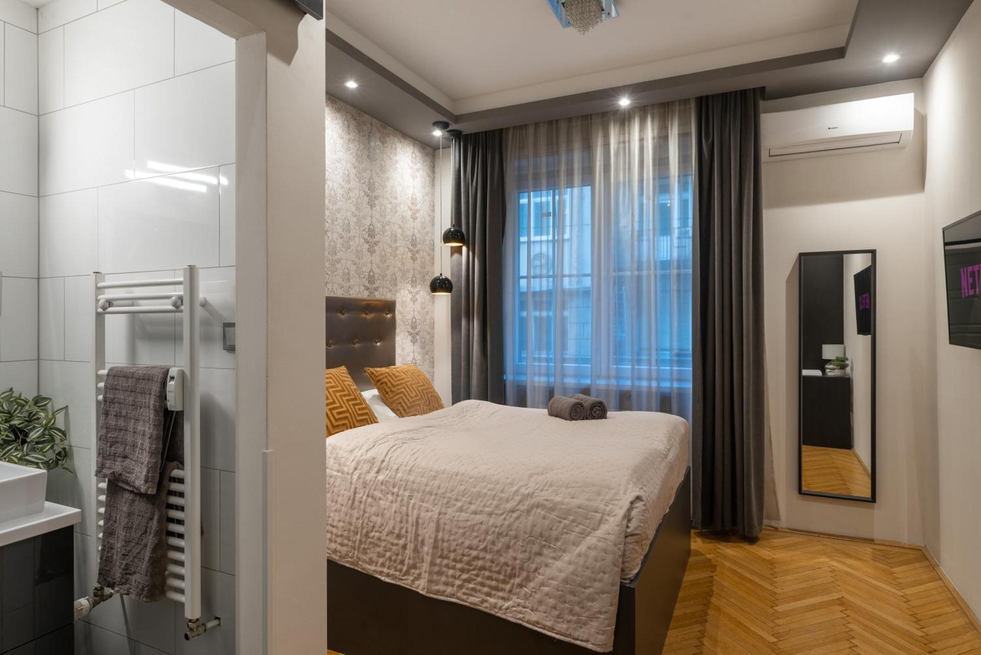 Chic Central 1Br Retreat Near New York Cafe With View Budapest Eksteriør bilde